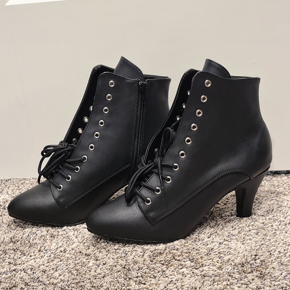 Elegant Black Lace-Up Ankle Boots